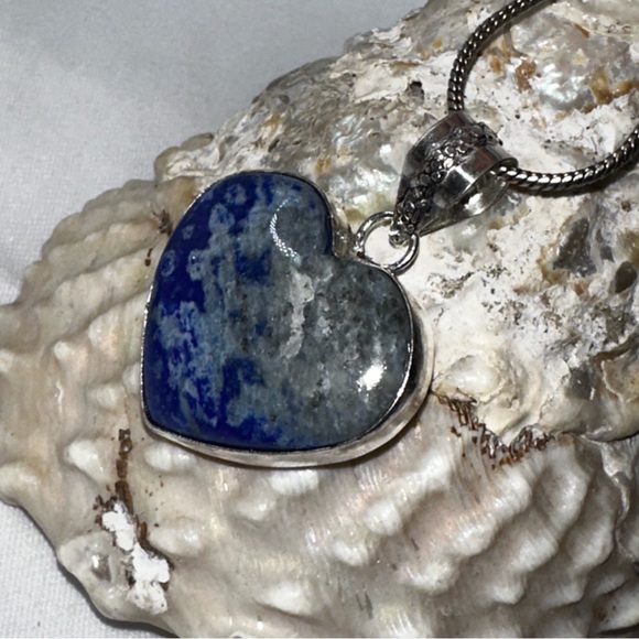 Lapis Lazuli Natural Gemstone handmade heart pendant - Picture 3 of 8